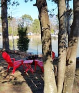Deltaville Apartment | Salty Sisters on the Bay. Enclosed yard on the Bay