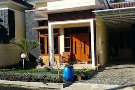 Purwokerto House | Oemah Keloro (Second Home)