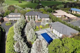 Warrnambool Cabin | Peacock House - Warrnambool
