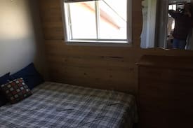 Petersfield Cabin | Escape to Netley Creek in Petersfield, Manitoba