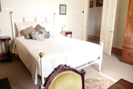 Bathurst House | Strathmore Manor