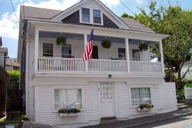 Rockport Bed & Breakfast | Seaside Gardens guest room or suite by beach