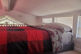 Whites City Cabin | Queen Cafe and Campground