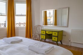 Margate House | Magical Margate Townhouse, 2 Family/2 Bubble Stays