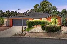 Moama House | Glencoe Getaway - relax and enjoy your stay