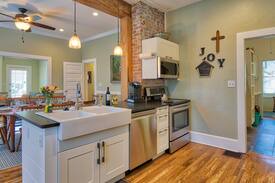 West Side Historic District House | Bramley House-Lovingly Restored-Walk to Downtown