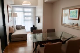 Cebu Apartment | Solinea tower 1 / Across Ayala mall/ Free WiFi/