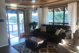 Natchitoches Cabin | Bird's Nest on the Cane- In town, private, on lake