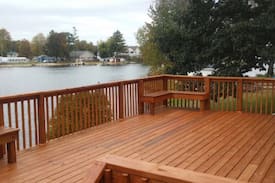 Gladwin House | Log Cabin with 70 ft of frontage on Pratt Lake