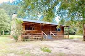 Elberta Cabin | The Log Cabin at Sanders Fields