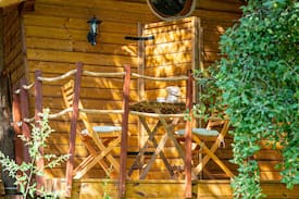 Cassis Other | cabane CAP CANAILLE dans les arbres de cassis
