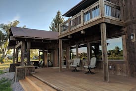 Dillon House | Luxurious Hideaway on Beaverhead River- RiverHouse