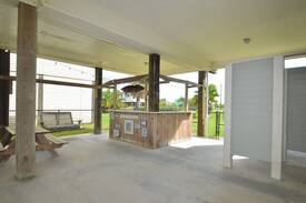 Crystal Beach House | Dock Holiday Beach Getaway