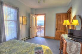 Burdett House | The Inn at Chateau LaFayette Reneau