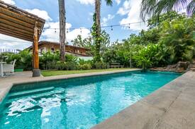 Tamarindo House | Oro Del Sol 26: Modern House, Pool and Bicycles!