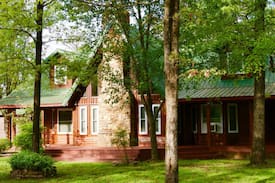 Broken Bow Cabin | Dancing Daisy Lodge