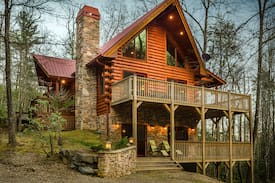 Franklin House | Walnut Hills - Large Log Home with Creek