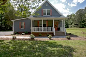 Ware Neck House | Welcome to "Miss Bee Haven"