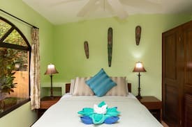 Manuel Antonio Villa | Casa Tolteca Villa Ocean View within Rainforest