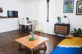 Mid City Apartment | Sunny Studio Apartment in Mid-City LA