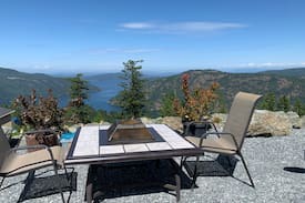 Malahat House | Above it all Guest suite Shawnigan Lake