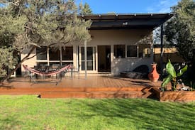 Tootgarook House | Toot beach retreat. Walk to beach, wifi, pets.
