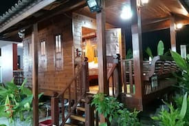 Ban Phe House | Bann Talay Im eimm บ้านทะเลอิ่มเอม