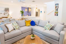 Port Douglas House | Amaroo Villa - Absolute Beachfront Port Douglas