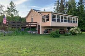 Cabot Cabin | Beautiful Vermont cottage on Joes Pond-Lake Front!