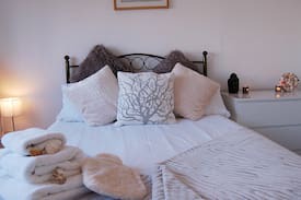 Tywyn House | THE BEACH RETREAT Quirky Beach House