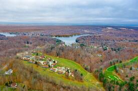 Treasure Lake Resort | Treasure Lake Tri-Level 2BR Resort Condo (1875 sf)