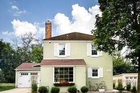 Greendale House | Cottage on Clover in Historic Downtown Greendale