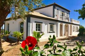Tavira House | Beautiful Villa (2)/ HEATED Pool/ Ocean View/ AC