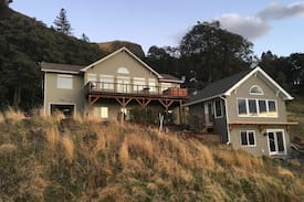 Mosier House | Hawk's View Columbia Gorge Amazing View Home