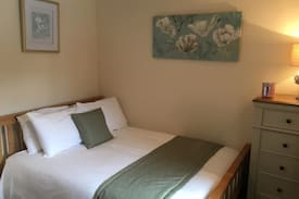 York Cabin | 4 The Stables ( Skipbridge Farm) Cottage nr York