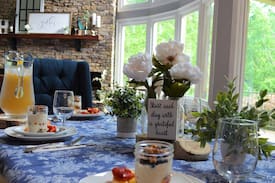 Tate Bed & Breakfast | Rustic Cabin Suite - Bent Tree Lodge & Vineyard
