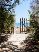 Cala Liberotto Apartment | Villa Cornelio, sulla spiaggia a un passo dal mare