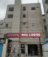 Kurnool Hotel | iROOMZ Woodlands Lodge Deluxe A/c Room Kurnool