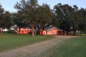 Brenham House | Lazy Acres Farm Getaway