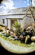 Whitland Cabin | The Barn at Hebron Vineyard