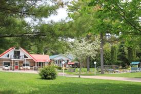 Manitoulin District Cabin | Large 3 Bdrm Cottage next to Providence Bay Beach