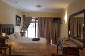 Lephalale Cabin | Manketti Lodge - Ellisras/Lephalale Grootegeluk