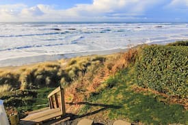 Lincoln City House | Marbella - Ocean Front Hm Overlooking Miles of Sandy Beaches & the Pacific Ocean