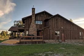 Dillon House | Luxurious Hideaway on Beaverhead River- RiverHouse