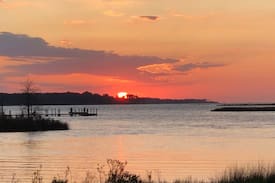 White Stone House | Waterfront Guesthouse I on the Rappahannock