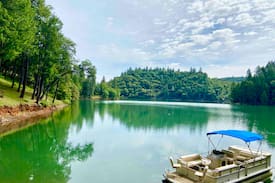 Cedar Ridge Hotel | Beautiful Rollins Lake Inn - 2bd/1bth Cabin #10
