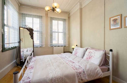 Balat Apartment | Classy Duplex Apartment w Balcony Near Golden Horn