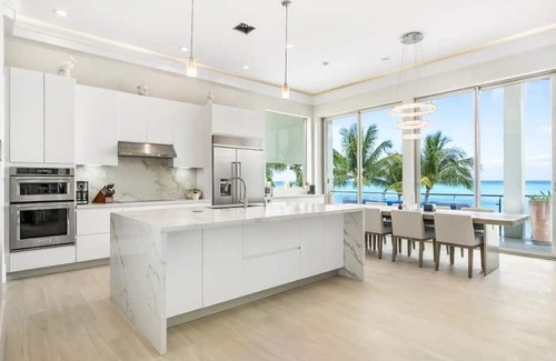 Nassau House | Perfect Getaway! Luxurious Modern Oceanfront Villa w/Pool + More @ Nassau