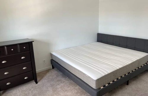 Waltham House | Spacious 4bed apartment near Brandeis & Bentley