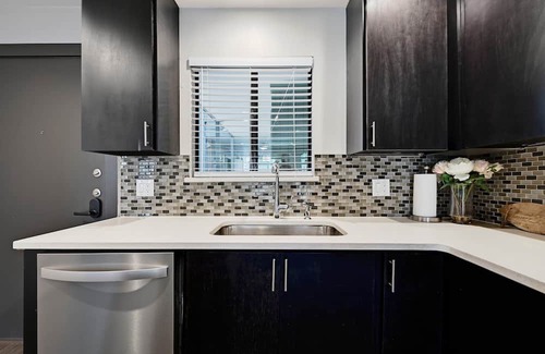 Hancock Apartment | North Campus (UT-Austin) Apt 7 /Red River/Moody Center